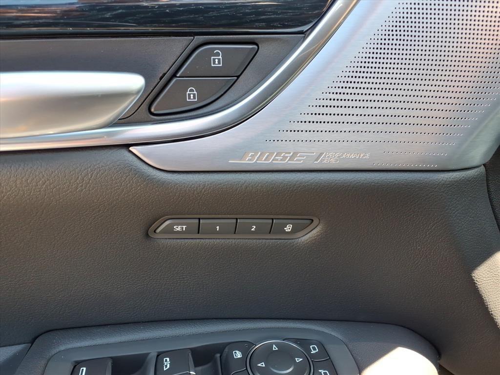 new 2025 Cadillac XT5 car, priced at $50,034