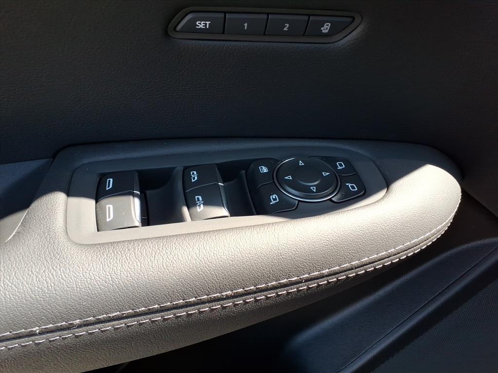 new 2025 Cadillac XT5 car, priced at $50,034