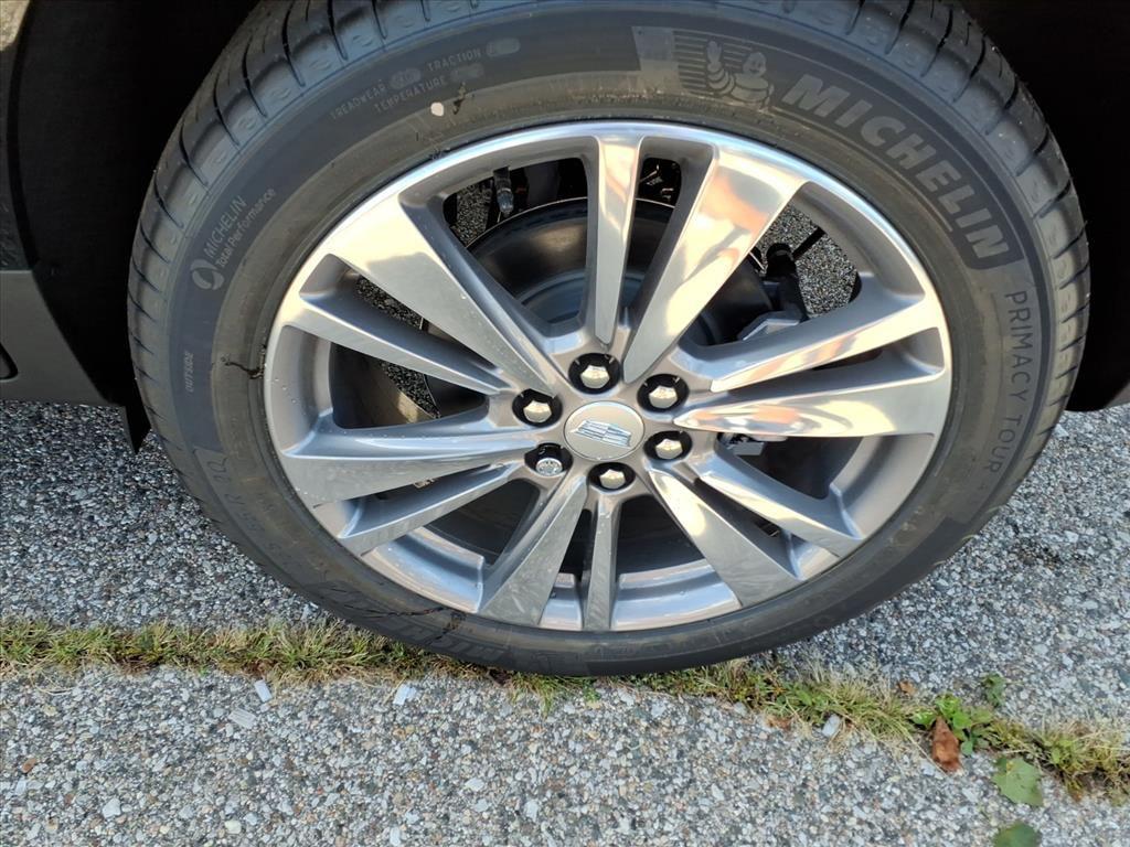 new 2025 Cadillac XT5 car, priced at $50,034