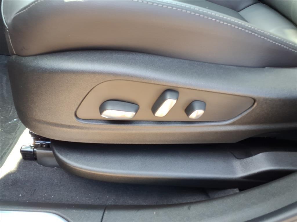 new 2025 Cadillac XT5 car, priced at $50,034