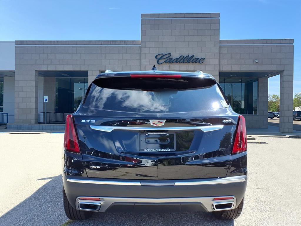 new 2025 Cadillac XT5 car, priced at $50,034