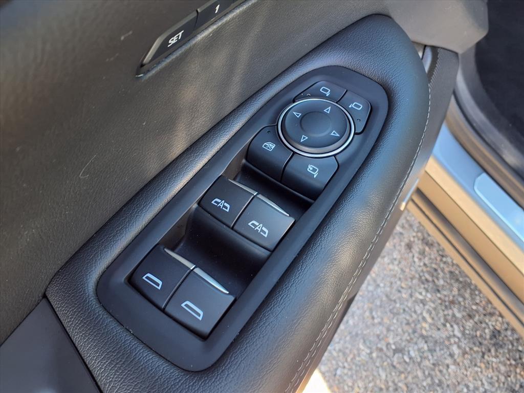 used 2025 Cadillac XT6 car, priced at $43,995