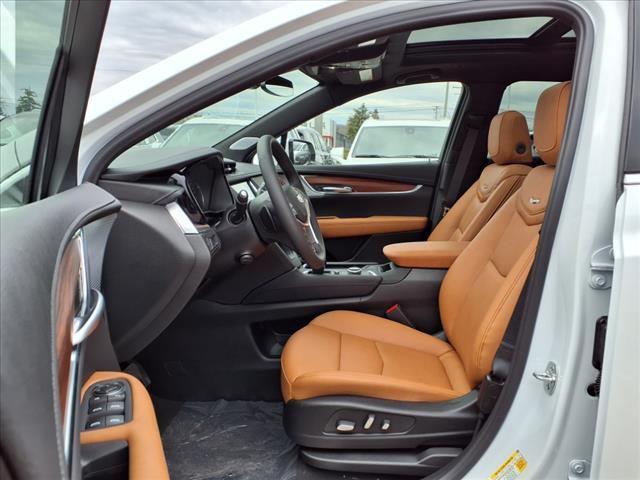 new 2025 Cadillac XT5 car, priced at $50,427