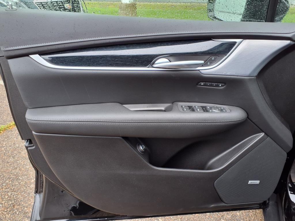 new 2025 Cadillac XT5 car, priced at $50,008
