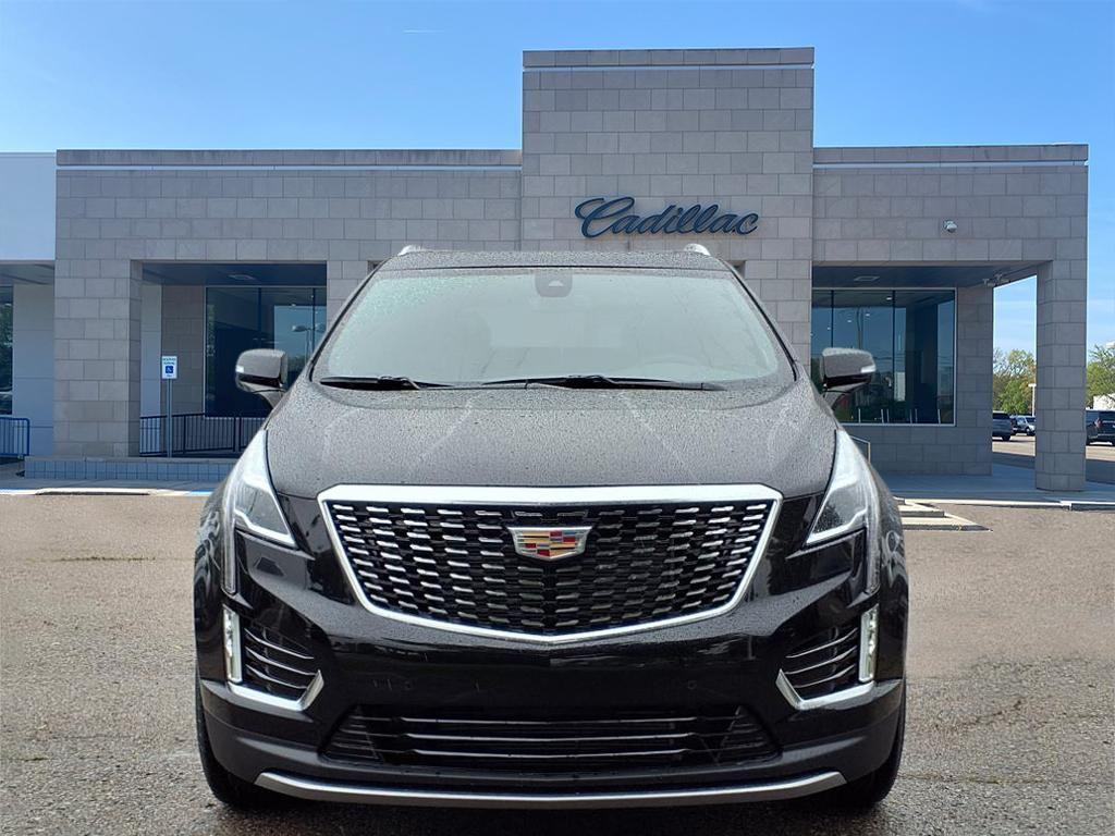 new 2025 Cadillac XT5 car, priced at $50,008