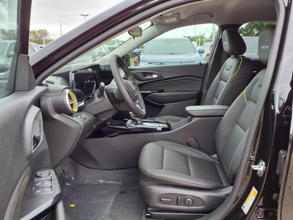 new 2025 Chevrolet Trax car, priced at $25,294