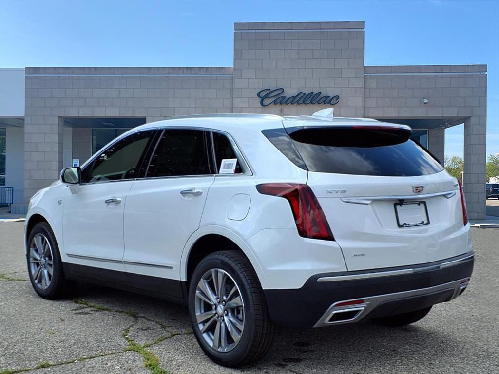 new 2025 Cadillac XT5 car, priced at $49,688