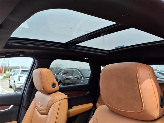 new 2025 Cadillac XT5 car, priced at $49,908