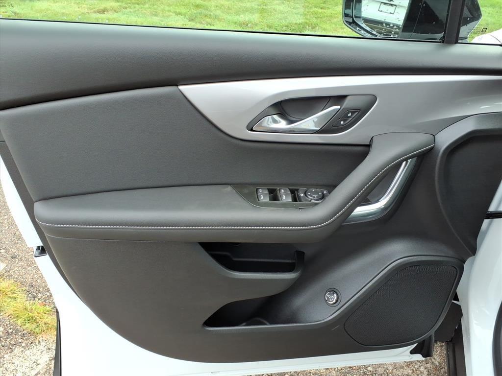 new 2025 Chevrolet Blazer car, priced at $35,980