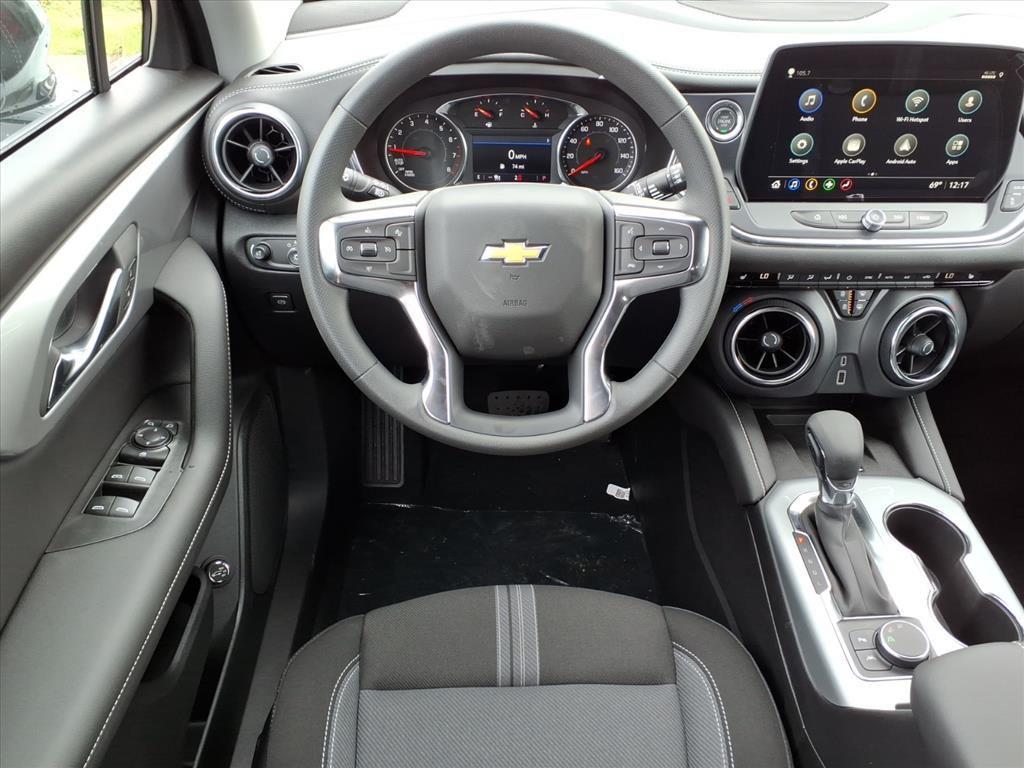 new 2025 Chevrolet Blazer car, priced at $35,980