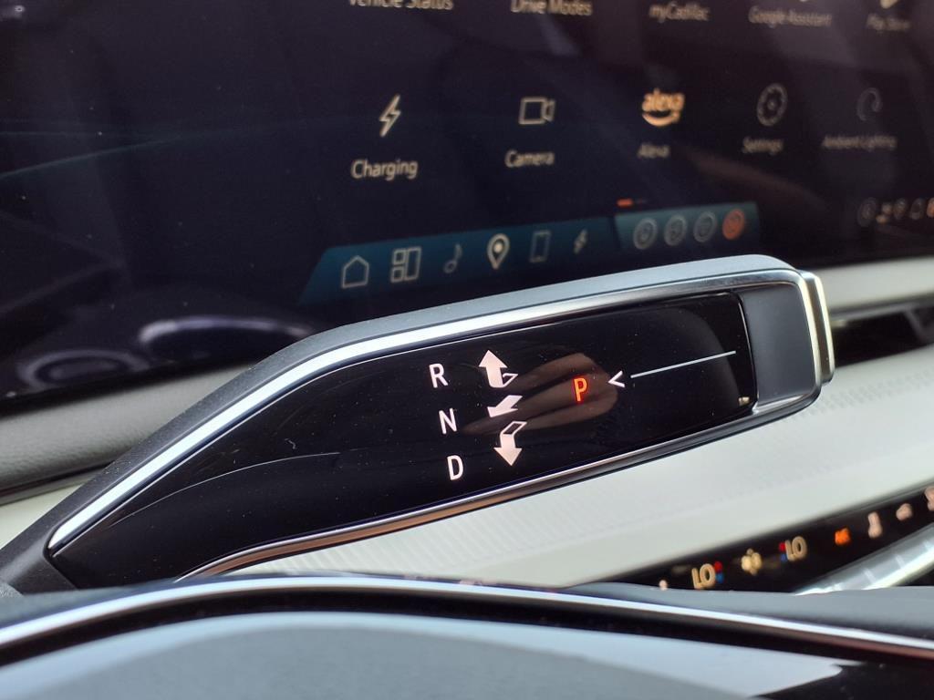 new 2025 Cadillac OPTIQ car, priced at $56,215