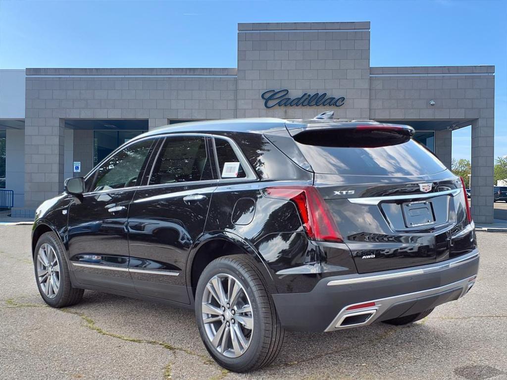 new 2025 Cadillac XT5 car, priced at $49,170
