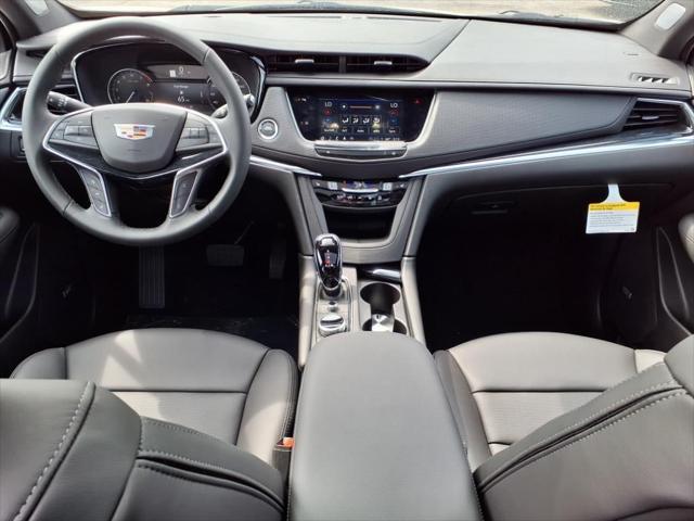 new 2025 Cadillac XT5 car, priced at $50,427