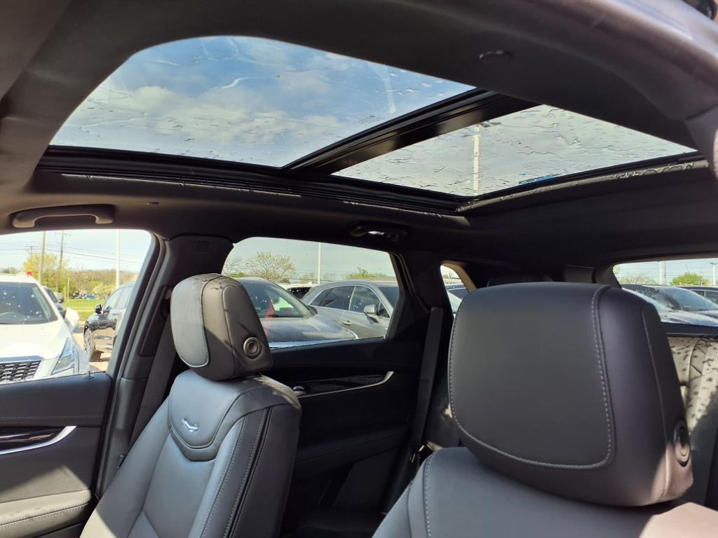 new 2025 Cadillac XT5 car, priced at $49,144