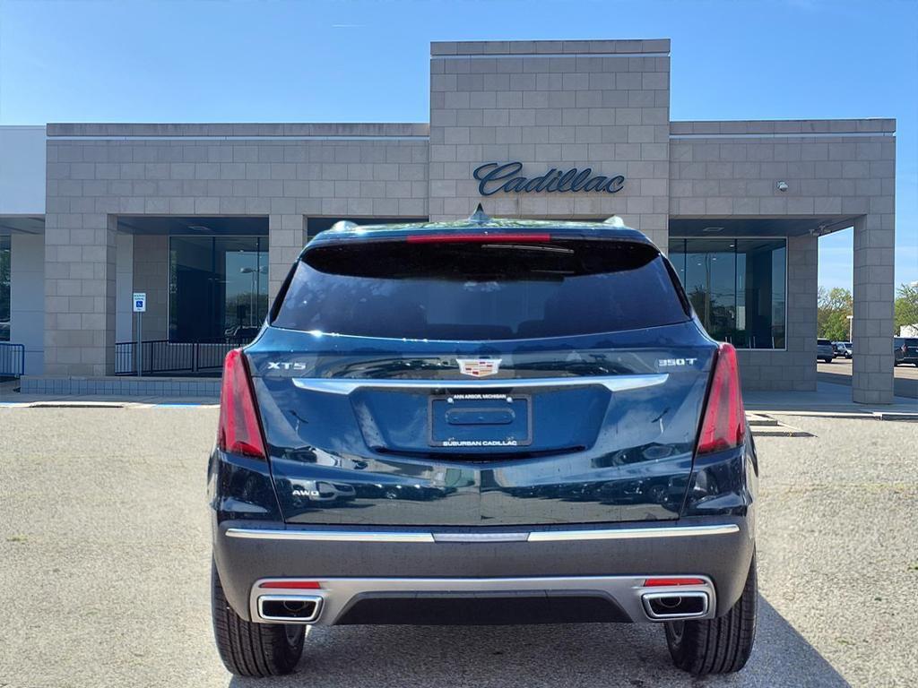 new 2025 Cadillac XT5 car, priced at $49,144