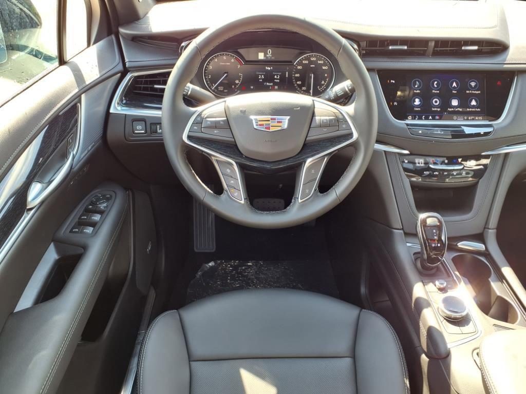 new 2025 Cadillac XT5 car, priced at $49,144