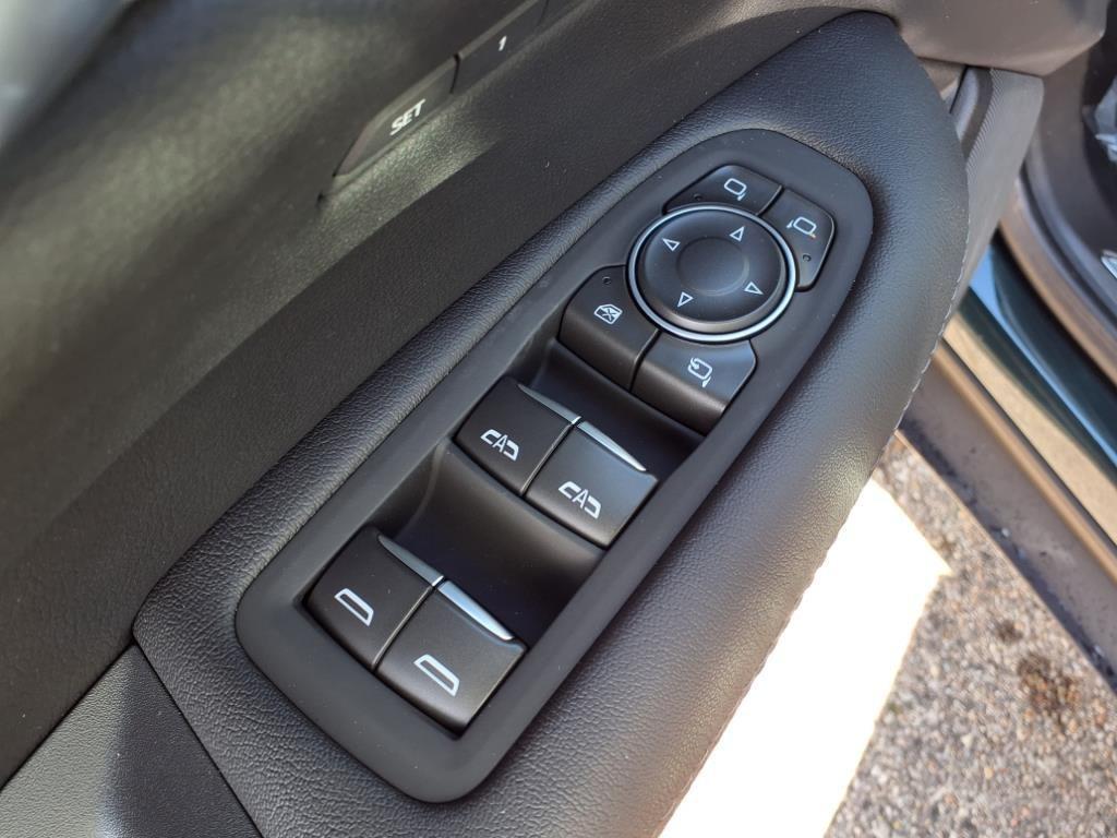 new 2025 Cadillac XT5 car, priced at $49,144