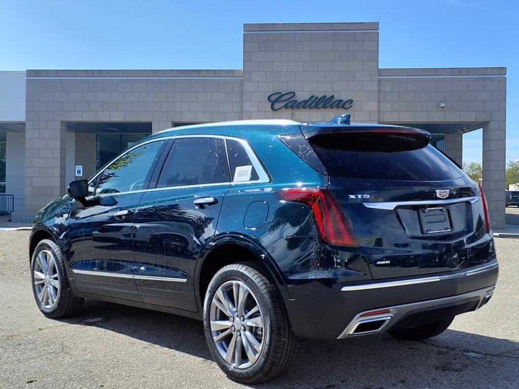 new 2025 Cadillac XT5 car, priced at $49,144