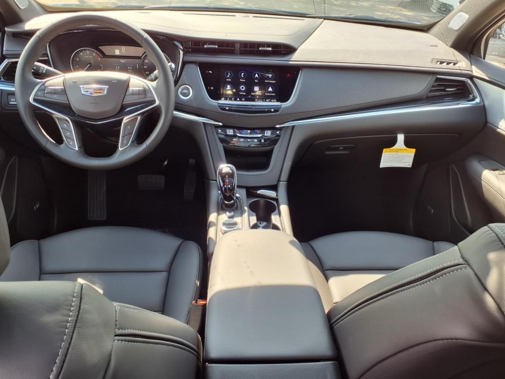 new 2025 Cadillac XT5 car, priced at $49,144