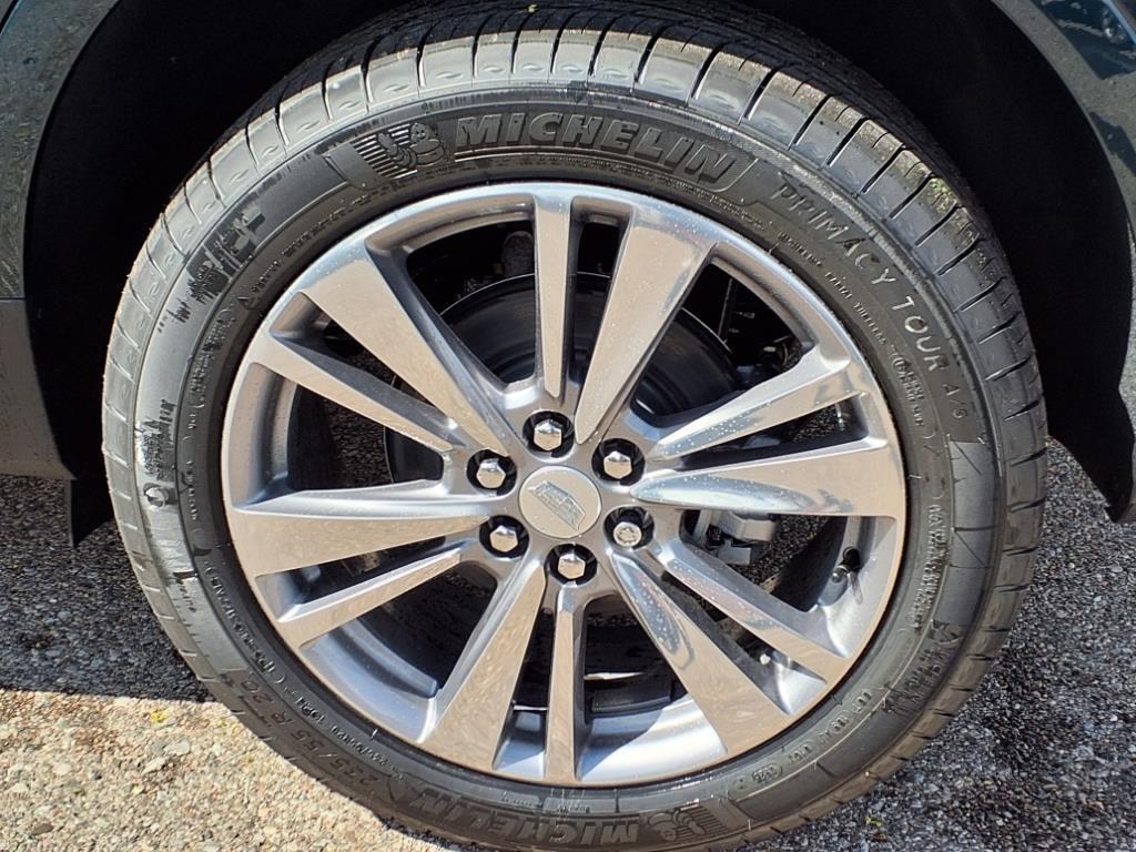 new 2025 Cadillac XT5 car, priced at $49,144