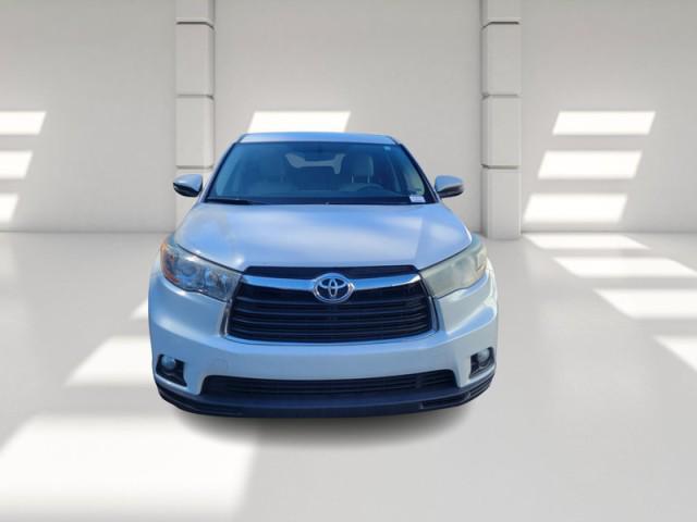 used 2015 Toyota Highlander car, priced at $9,900