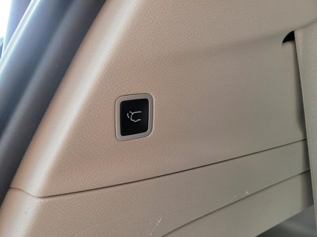 used 2023 Chrysler Pacifica car, priced at $22,800