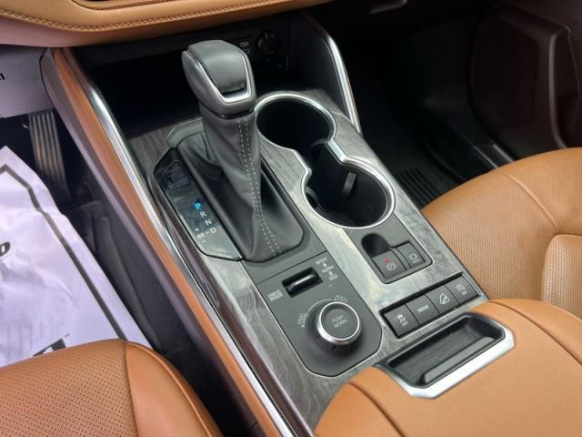 used 2022 Toyota Highlander car, priced at $36,900