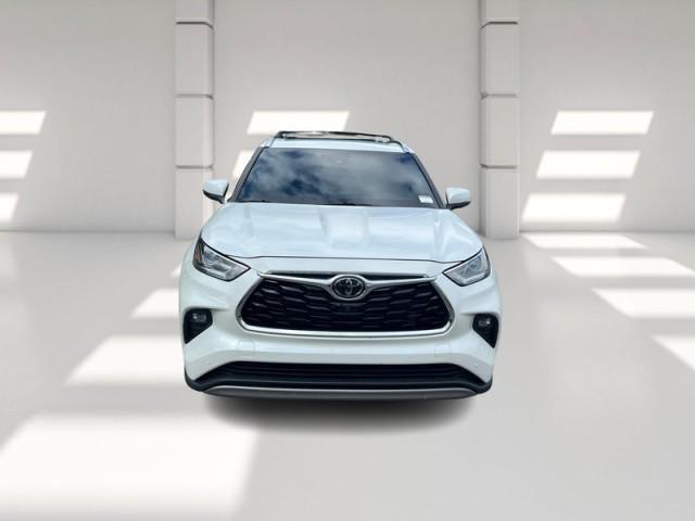 used 2022 Toyota Highlander car, priced at $36,900