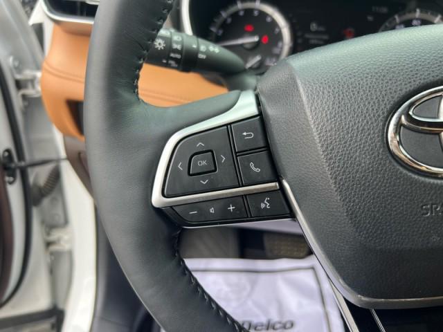 used 2022 Toyota Highlander car, priced at $36,900