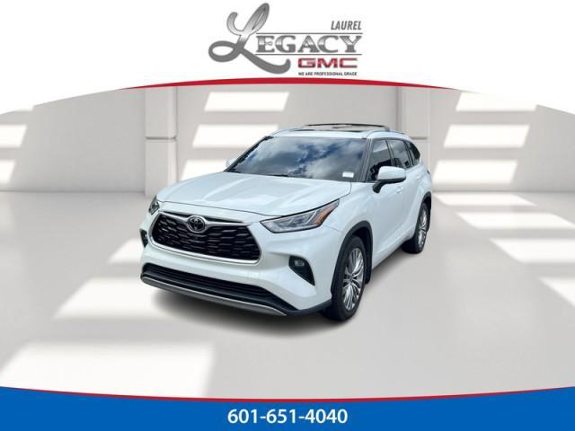 used 2022 Toyota Highlander car, priced at $36,900