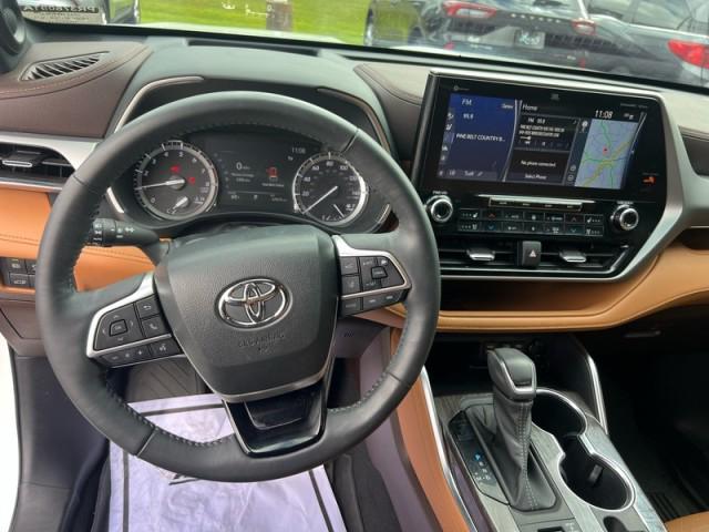 used 2022 Toyota Highlander car, priced at $36,900