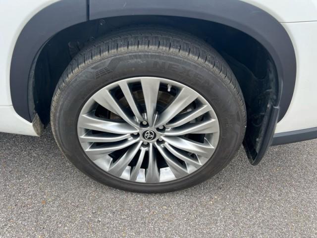 used 2022 Toyota Highlander car, priced at $36,900