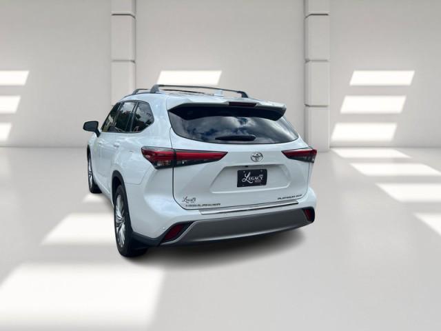 used 2022 Toyota Highlander car, priced at $36,900