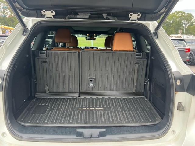 used 2022 Toyota Highlander car, priced at $36,900