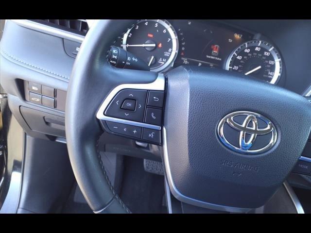 used 2022 Toyota Highlander car, priced at $33,995