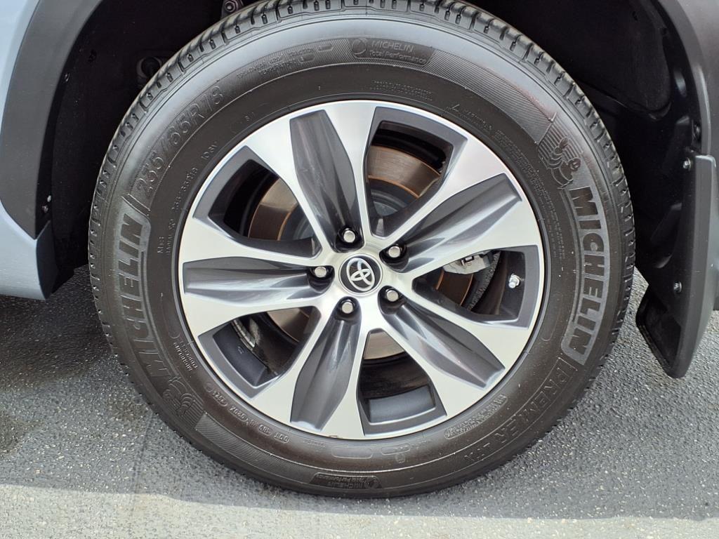used 2023 Toyota Highlander car, priced at $37,995