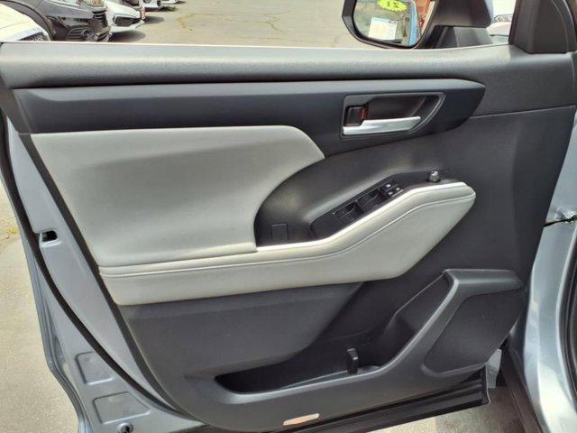 used 2023 Toyota Highlander car, priced at $39,995