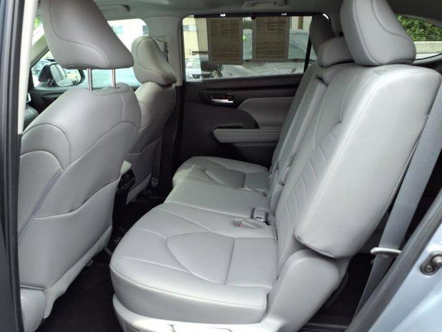 used 2023 Toyota Highlander car, priced at $39,995