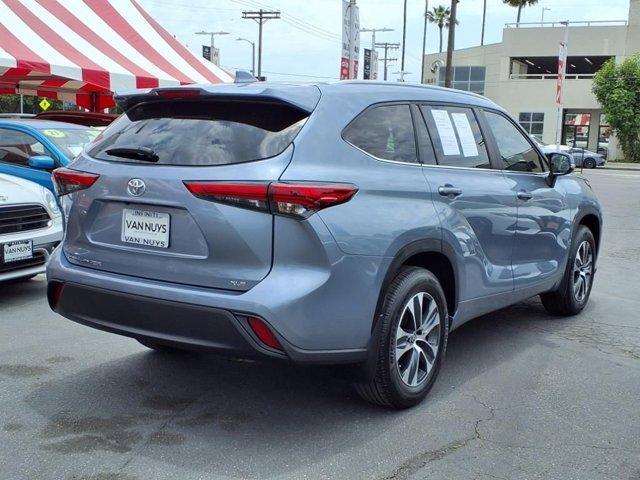 used 2023 Toyota Highlander car, priced at $39,995