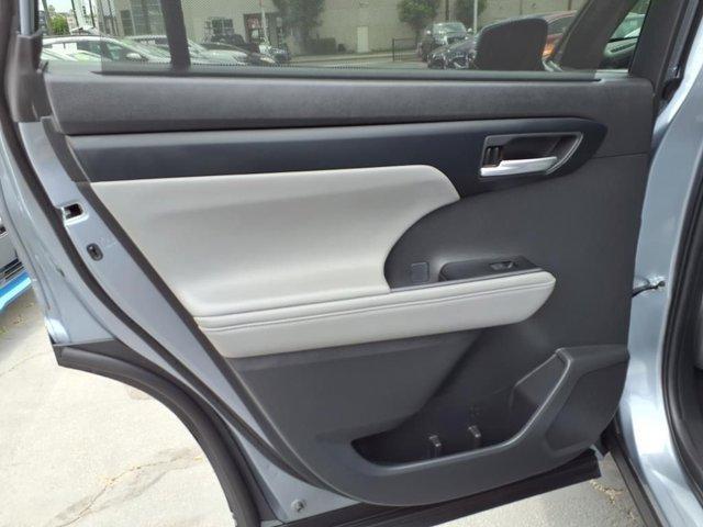 used 2023 Toyota Highlander car, priced at $39,995