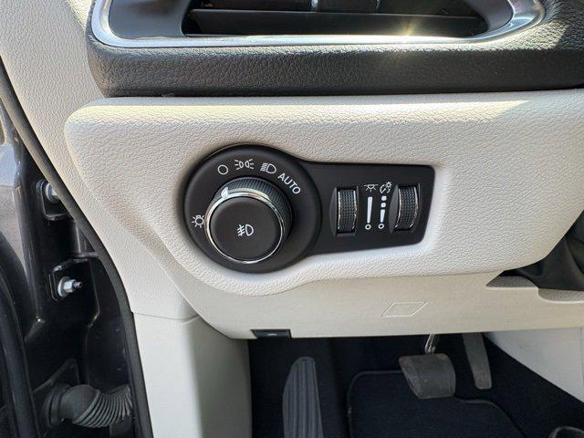 used 2020 Chrysler Pacifica car, priced at $25,980