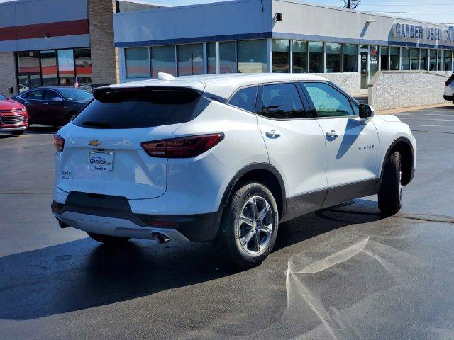 new 2025 Chevrolet Blazer car, priced at $35,614