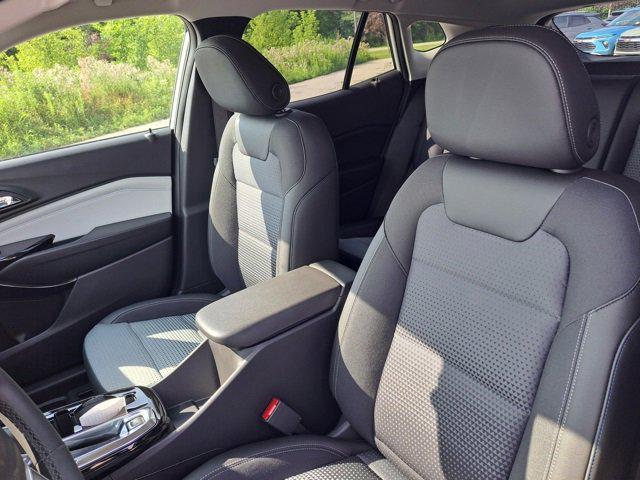 new 2025 Chevrolet Trax car, priced at $24,148