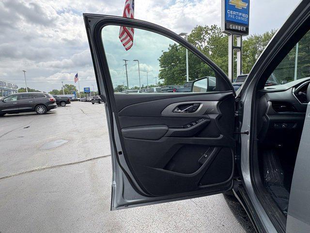 used 2023 Chevrolet Traverse car, priced at $34,983