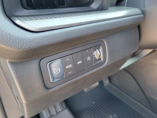 new 2025 Chevrolet Traverse car, priced at $42,518