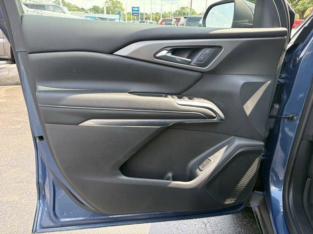 used 2024 Chevrolet Traverse car, priced at $38,983