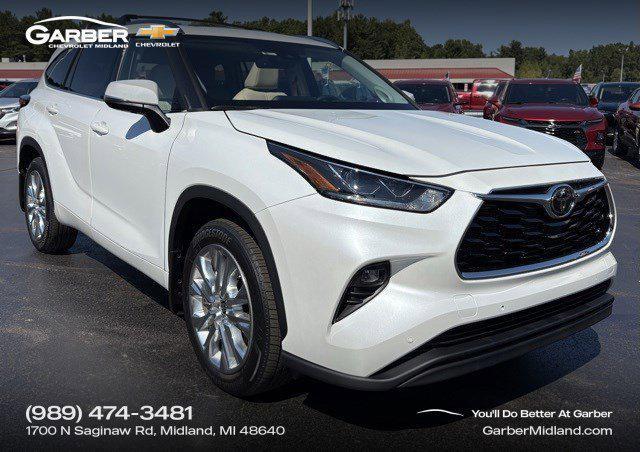 used 2022 Toyota Highlander car, priced at $44,983