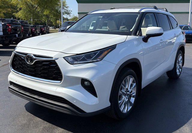 used 2022 Toyota Highlander car, priced at $44,983