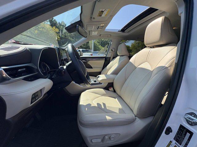 used 2022 Toyota Highlander car, priced at $44,983
