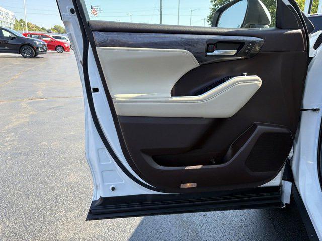 used 2022 Toyota Highlander car, priced at $44,983
